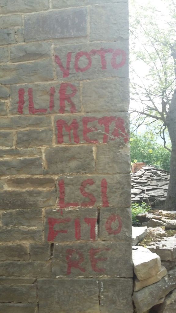 FOTOT/ Në fshatin e veçantë të presidentit