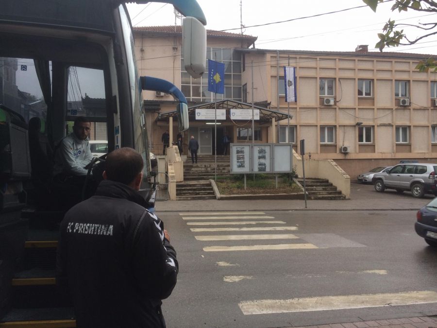 Dallku shpërthen pas arrestimit të shokut të ekipit Leci