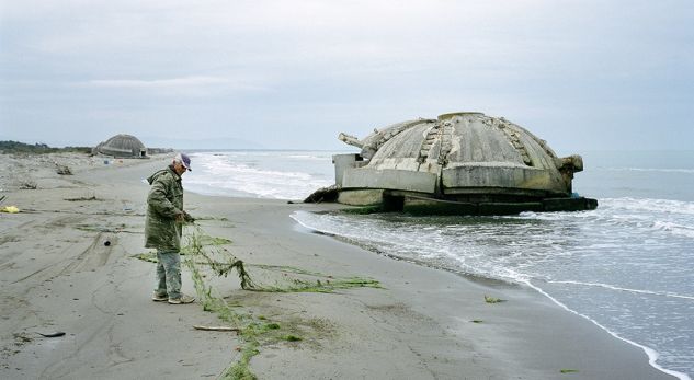 Kanadezët fiksohen pas bunkerëve shqiptarë
