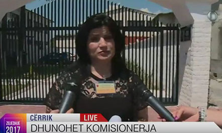 Cërrik, militanti i LSI dhunon komisioneren e PS