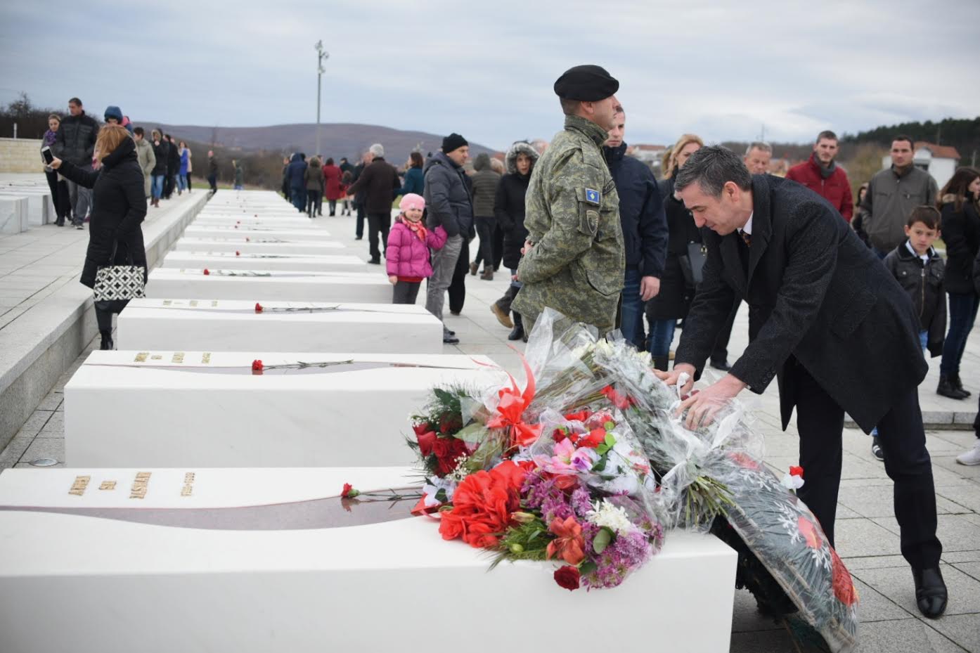 Veseli nderon të rënët në kompleksin “Adem Jashari”