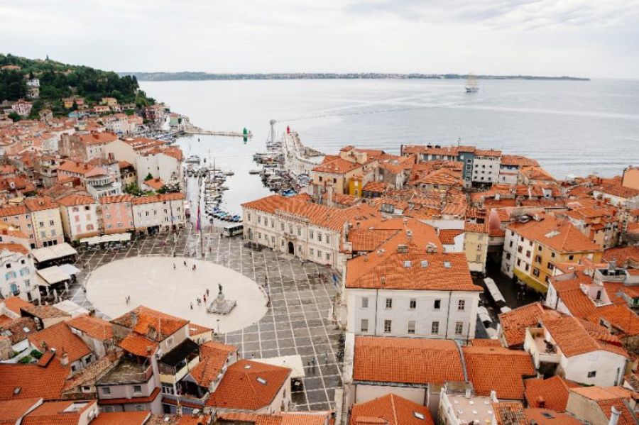 Më në fund/Arbitrazhi i lë Sllovenisë tri të katërtat e Gjirit të Piranit