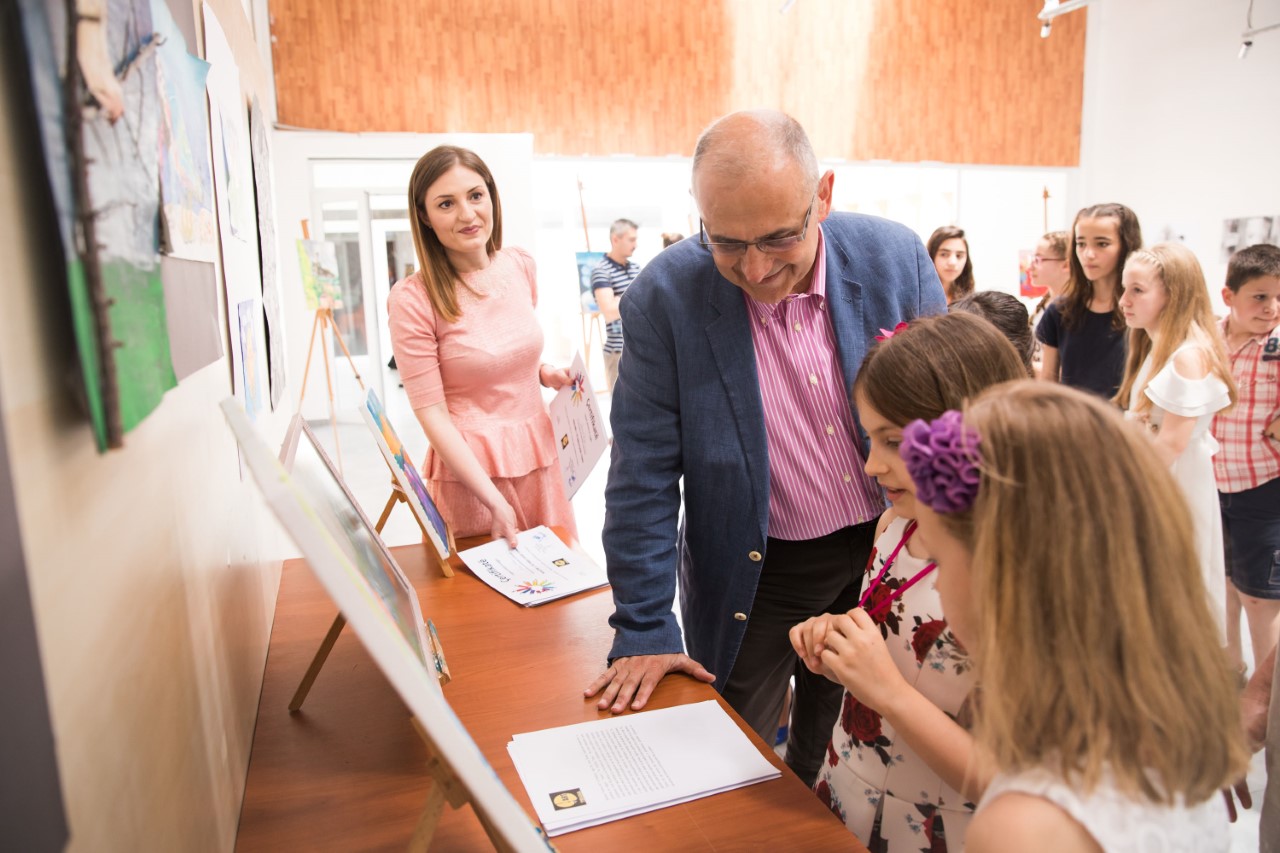 Vasili: Politikat e LSI në plan të parë kanë të ardhmen e fëmijëve