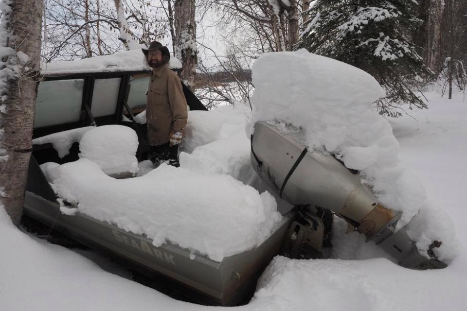 FOTOT/ Të vetëm në mes të pyellit, njihuni me familjen më të izoluar në botë