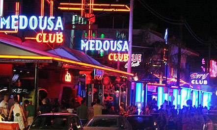 Turisti amerikan vritet për një “selfie” me një serbe në Greqi