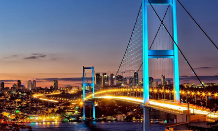 Grushti i shtetit e aktet terroriste nuk e frenojnë rritjen e turizmit në Turqi