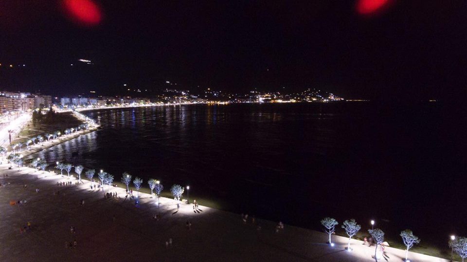 FOTOT/ Rama e nis ditën me disa foto natën të Lungomares në Vlorë