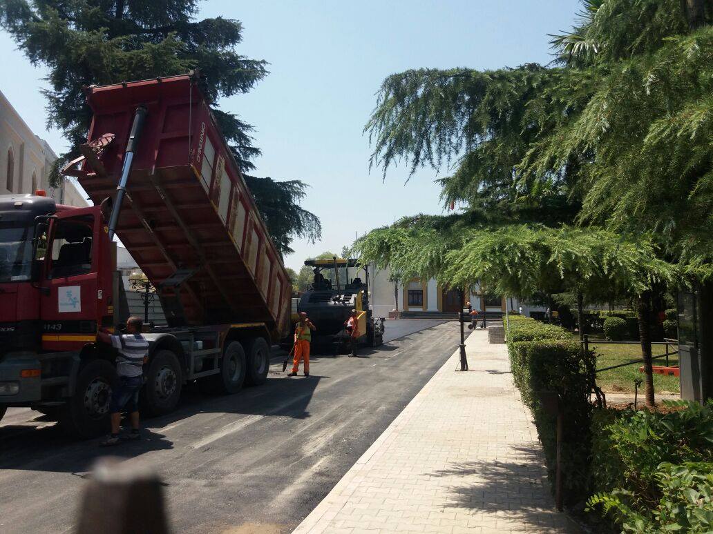 Fotot/ Të hënën Meta betohet president, asfaltohet rruga te Kuvendi