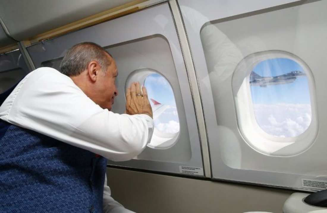 Erdogan ruhet edhe në ajër