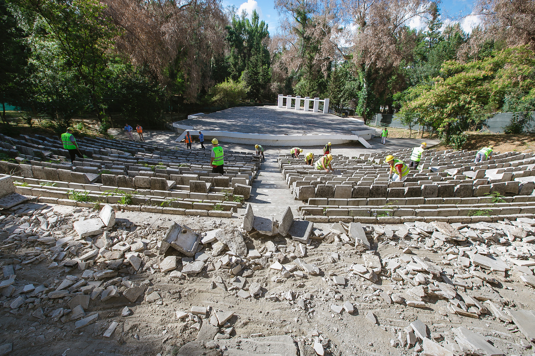 Nis rikonstruksioni i Amfiteatrit te Liqeni Artificial