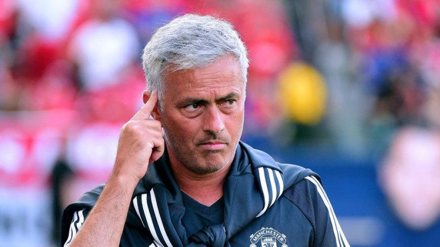 Mourinho i pakënaqur me transferimet e Unitedit