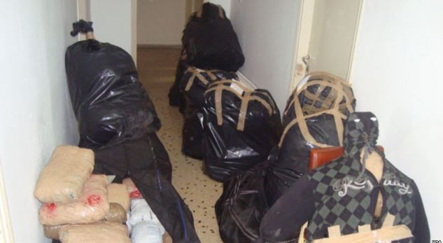 Trafikantët shqiptarë ‘maskohen’ si turistë dhe furnizojnë me kanabis pushuesit në ishujt grekë