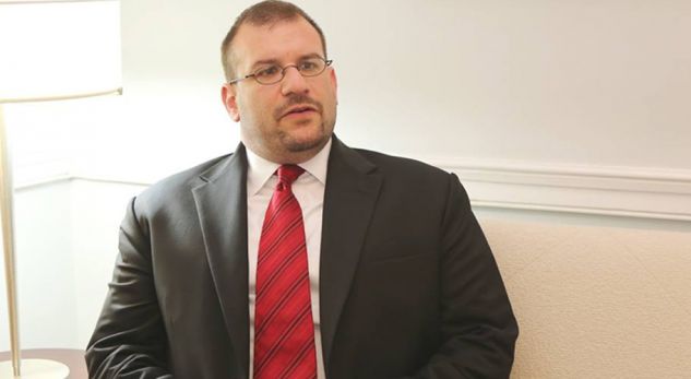 Zv/ambasadori i SHBA: Zgjedhjet me standarde. Problem korrupsioni, duket sikur s’doni biznesin