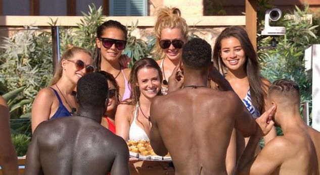 FOTOT/ Ishulli i dashurisë, vendi ku bëhet seks që në takimin e parë