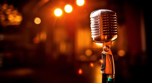 Tragjike! Këngëtarja e njohur vdes në skenë