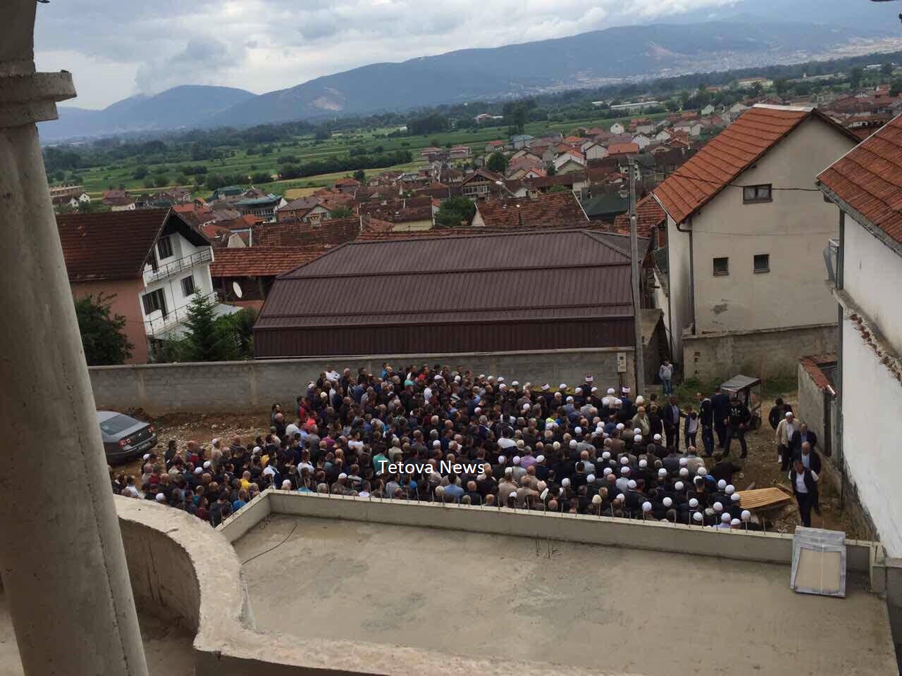 FOTOT/ Tragjedia e Zvërnecit, tetovari përcillet si hero për në banesën e fundit