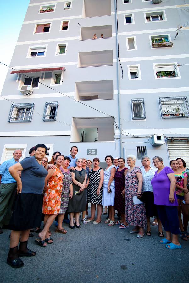 Ish-i përndjekuri politik rikonstrukton pallatin me paratë e dëmshpërblimit, Veliaj: Shembull frymëzimi