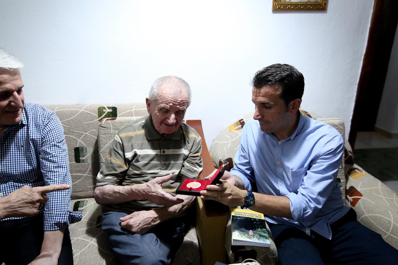 Ish-i përndjekuri politik rikonstrukton pallatin me paratë e dëmshpërblimit, Veliaj: Shembull frymëzimi