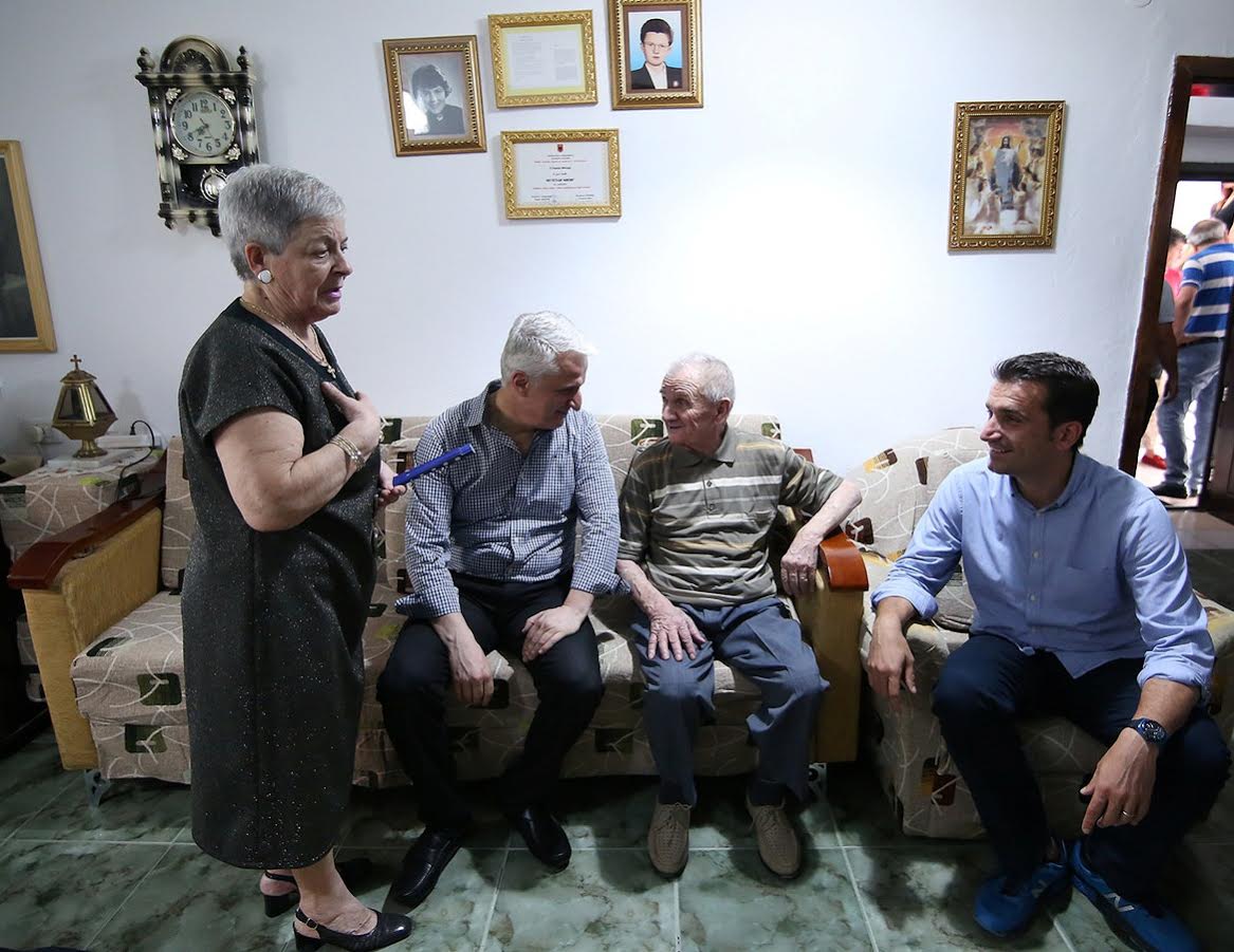 Ish-i përndjekuri politik rikonstrukton pallatin me paratë e dëmshpërblimit, Veliaj: Shembull frymëzimi