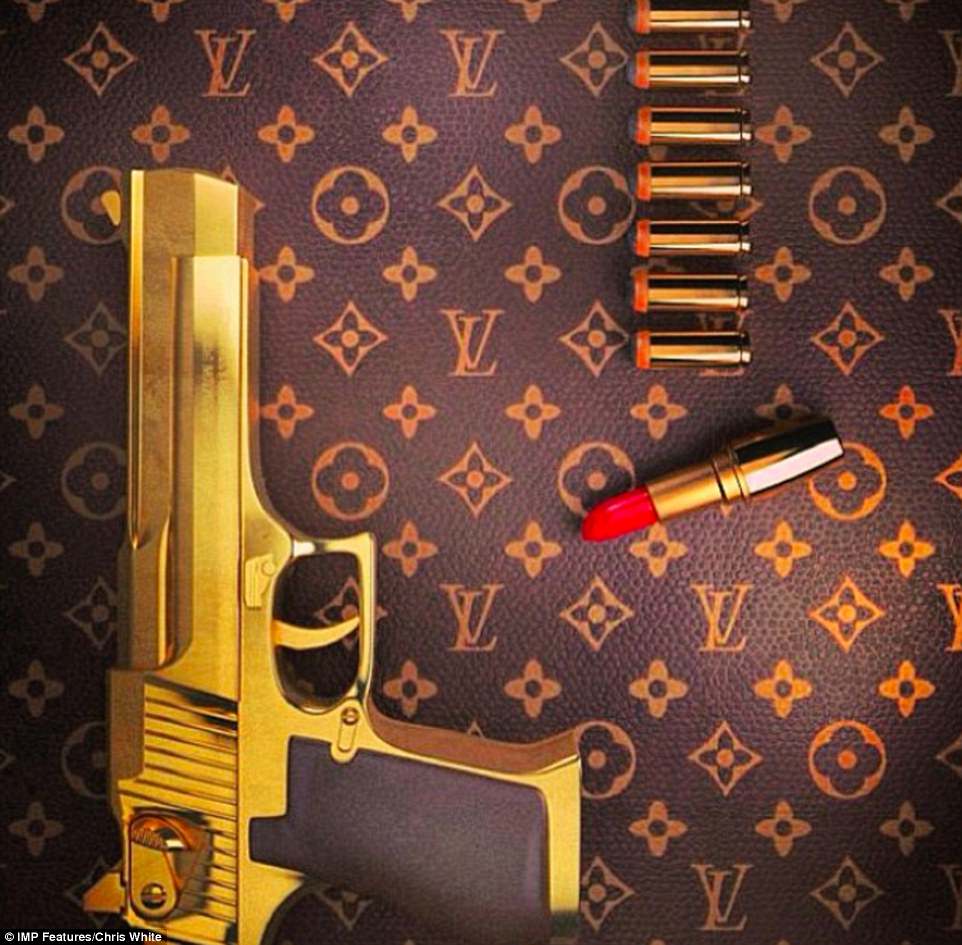 FOTO/ Edhe në Zimbabve ka luks, jeta e çmendur e fëmijëve të pasur