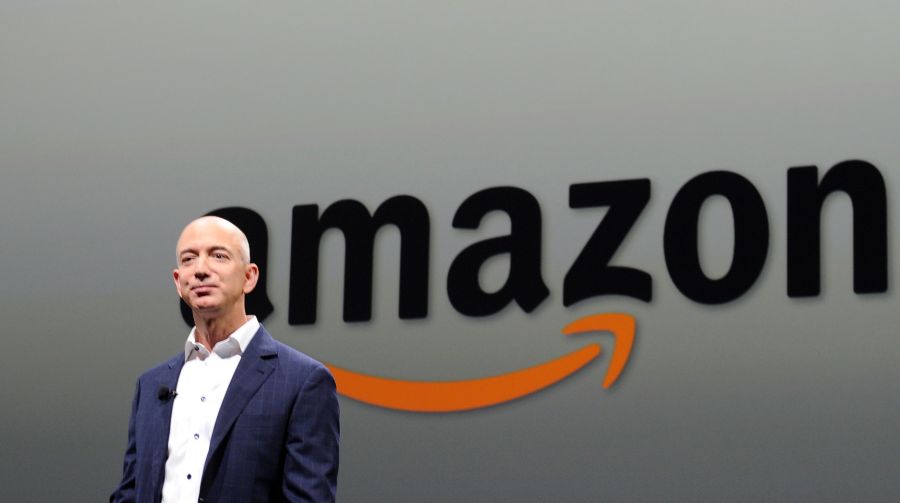 Amazon e bën Jeff Bezos me 100 miliardë dollarë