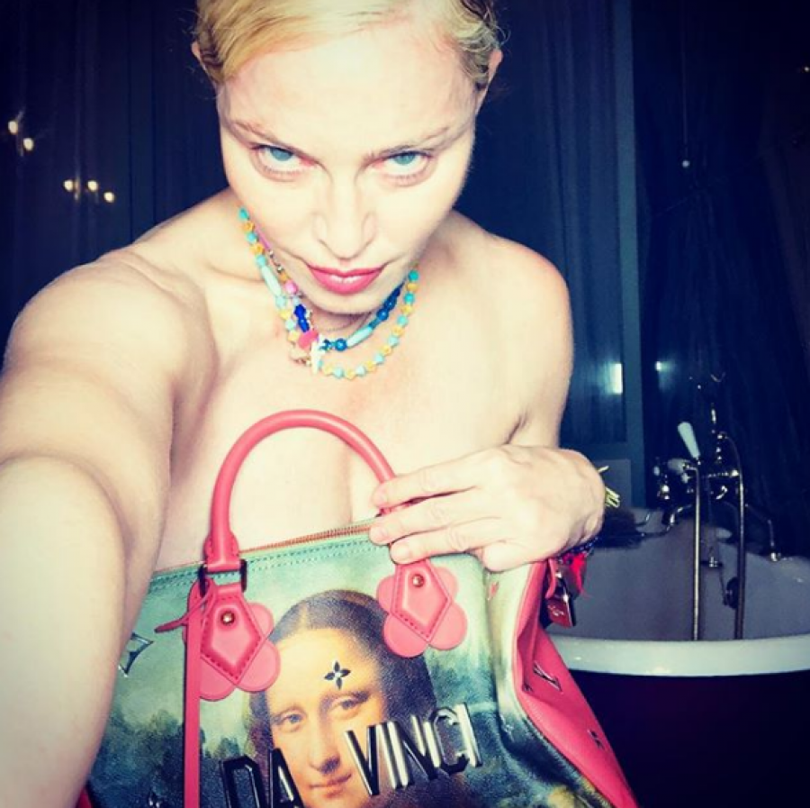 Madonna bën më të mirën, zhvishet sërish