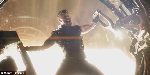 VIDEO+ FOTOT/ Aktorët më të famshëm në botë mblidhen për të shpëtuar Universin