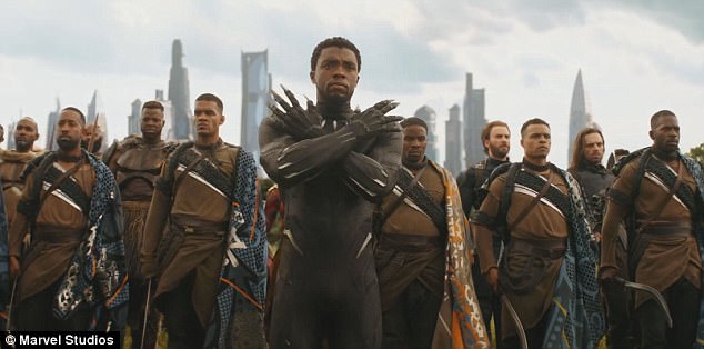 VIDEO+ FOTOT/ Aktorët më të famshëm në botë mblidhen për të shpëtuar Universin