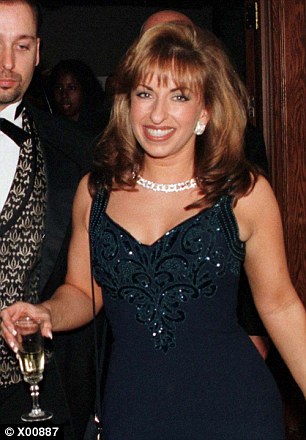 Clinton në telashe, ish-presidenti akuzohet nga 4 gra për ngacmim seksual