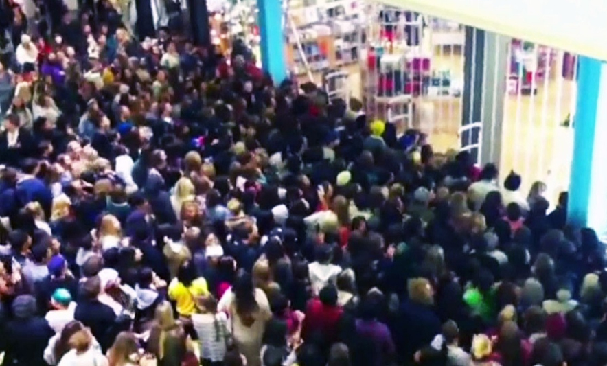 VIDEO/ “E premtja e zezë”, çfarë ndodh në SHBA dhe Britani