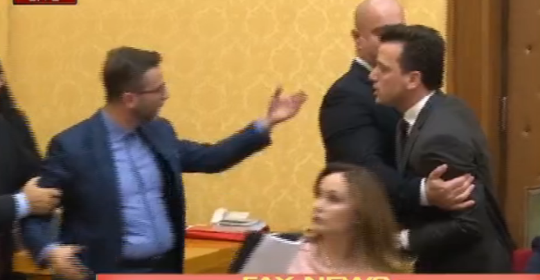 VIDEO/ ‘Ekonomia’, sherr mes Braçes dhe Shehajt, ndërhyn Garda