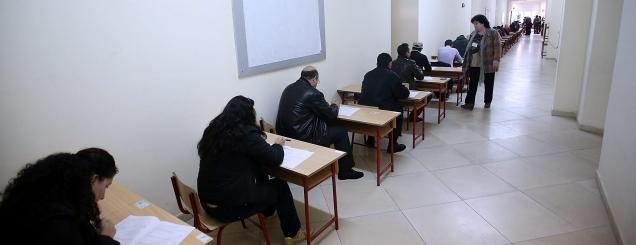 Testimi, ja rastet kur punonjësit e administratës largohen nga puna