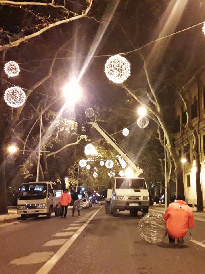 FOTOT / Festat e fundvitit, Tirana ndryshon fytyrë