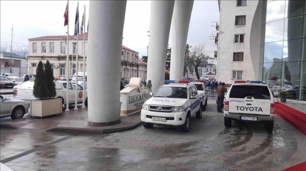 Tmerr në Gjeorgji, 11 të vdekur pas zjarrit në një hotel