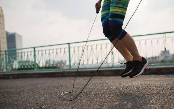 Zbuloni dy ushtrimet që ju mbajnë në formë gjithë jetën