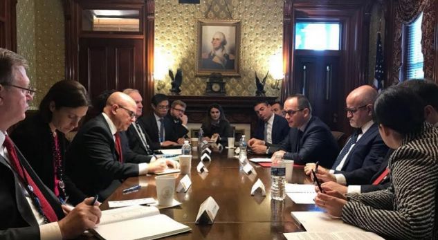 Bushati me këshilltarin e Trump: Të vendosur kundër ekstremizmit