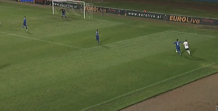 Teuta ‘zhyt’ Vllazninë, Kamza befason sërish