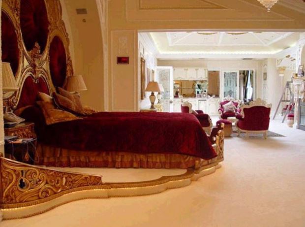 FOTOT/ Njihuni me vilën superluksoze ku jetonte diktatori i Zimbabves, Mugabe