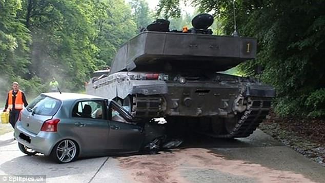 FOTOT/ Kushton miliarda dollarë, por edhe tanku prishet e ‘të lë në baltë’