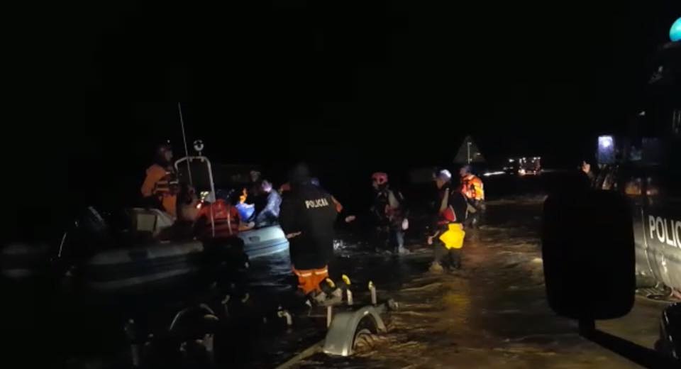 FOTOT/ Situata kritike nga shirat, Rama: Jemi pranë qytetarëve në nevojë