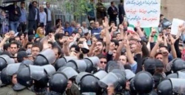 Iran/ Shpërthjnë protestat kundra regjimit, Trump: Po vëzhgojmë reagimet antiqeveritare