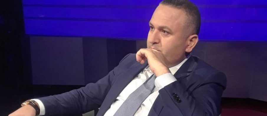 Deputeti i PS kundër Manjës: Ligji nuk përcakton vjetërsi pune për Kryeprokurorin e ri