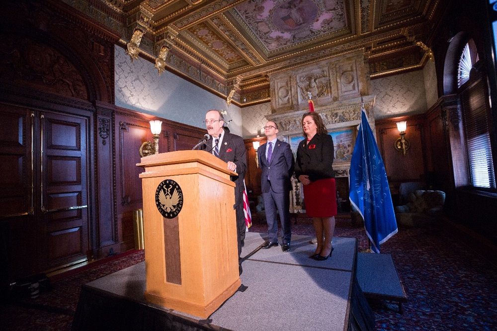 Ministri Bushati, senatorë e kongresmenë amerikanë, festojnë në SHBA 105-vjetorin e Pavarësisë e Ditën e Çlirimit