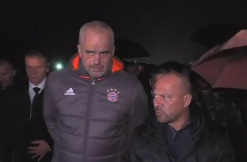 VIDEO / Rama, vizitë “surprizë” në Kamëz; Krah për krah me Mziun