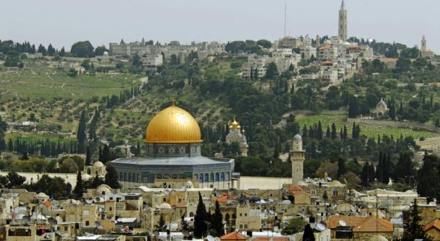 Macron i alarmuar për vendimin e Trump: Do shpallë Jerusalemin kryeqytet të Izraelit