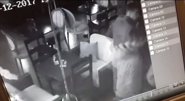 VIDEO/ Tironsit ikin nga lokali pa paguar, kamarieri “u nxjerr bojën”