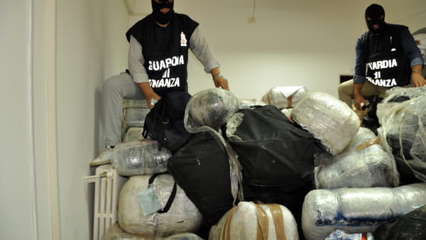 Raporti i ministrit italian: “Cosa Nostra” shtrin aktivitetin në Shqipëri, ja lidhjet