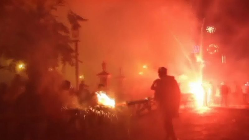 Dhjetëra të plagosur nga shpërthimi në depon e fishekzjarrëve