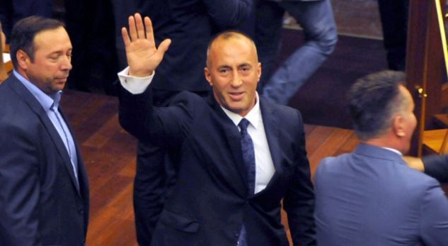 Pas refuzimit të vizës nga SHBA, Haradinaj merr pasaportë shqiptare