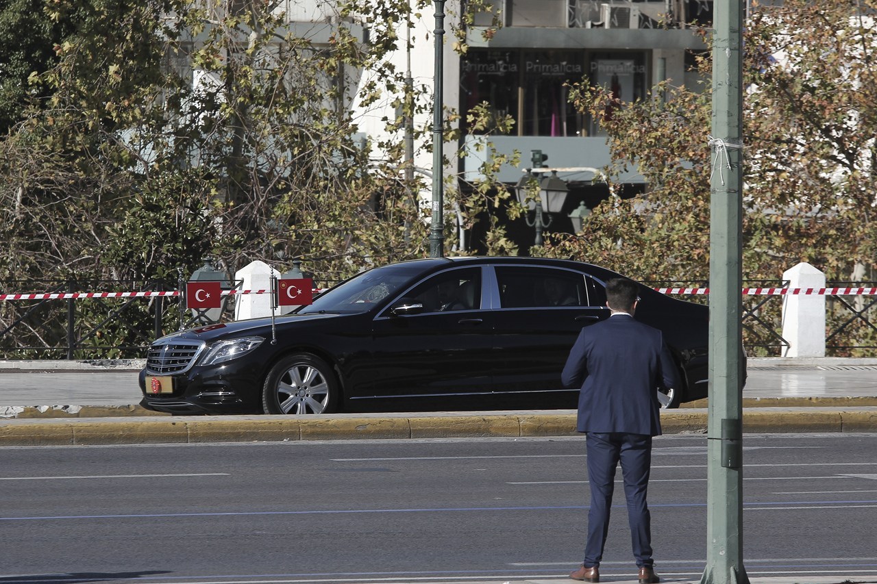 FOTOT/ “Bunkeri’ i Erdogan, përballon sulmet me raketa dhe ato kimike